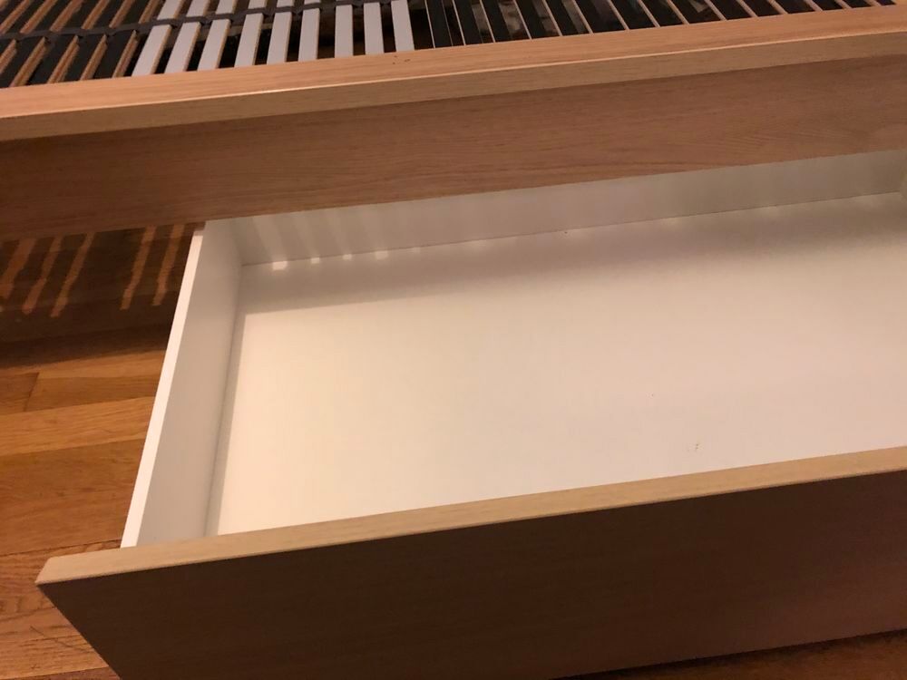 Lit + Matelas 140x190 : parfait &eacute;tat Meubles