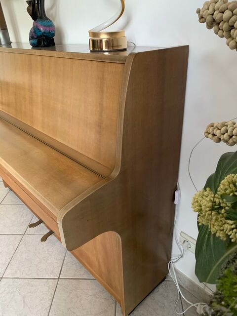 piano droit Will-Steinmann +le tabouret Pontoise (95)