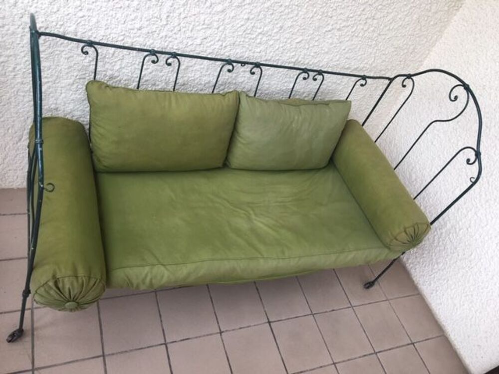 Lit d'enfant et banquette modulable sur roulettes en fer Meubles