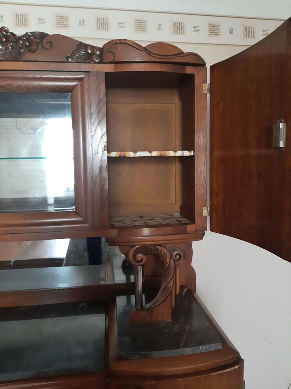 salle &agrave; manger bois sculpt&eacute; vernis Meubles