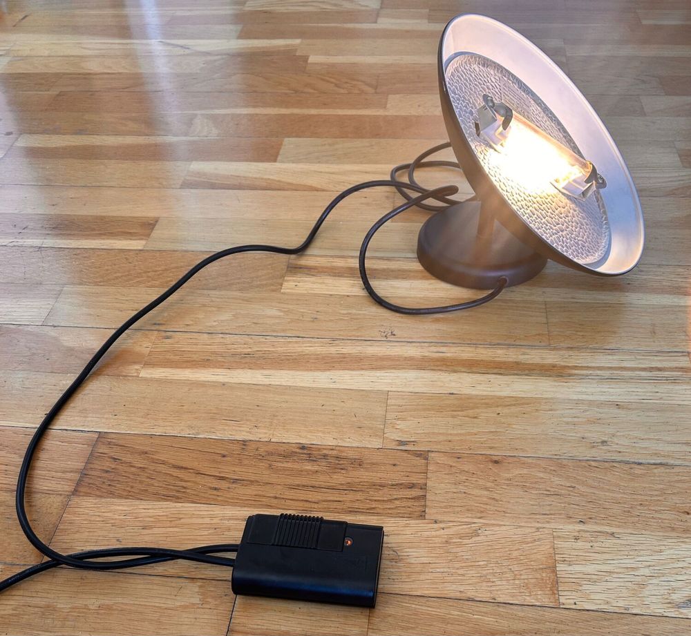 2 petits supports pour lampes halog&egrave;nes Décoration