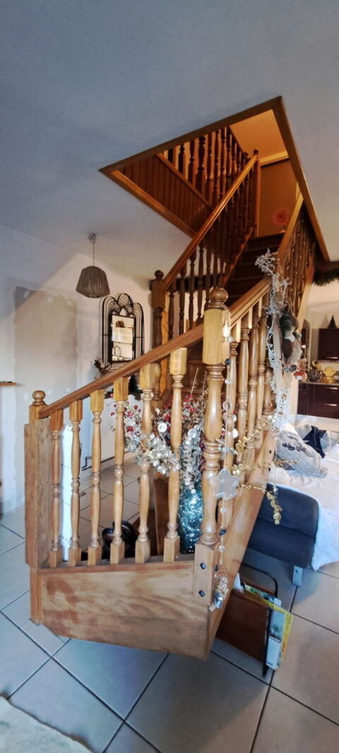 Escalier plus balustrade
1000 Grenoble (38)