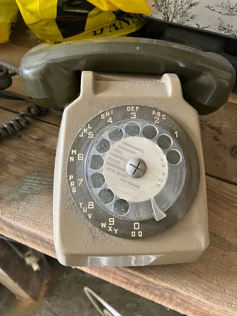 T&eacute;l&eacute;phone vintage Téléphones et tablettes