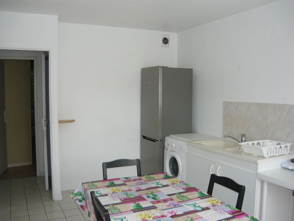Location Appartement avec Parking ETUDIANTS ou autre Garant signe distance Lyon 6