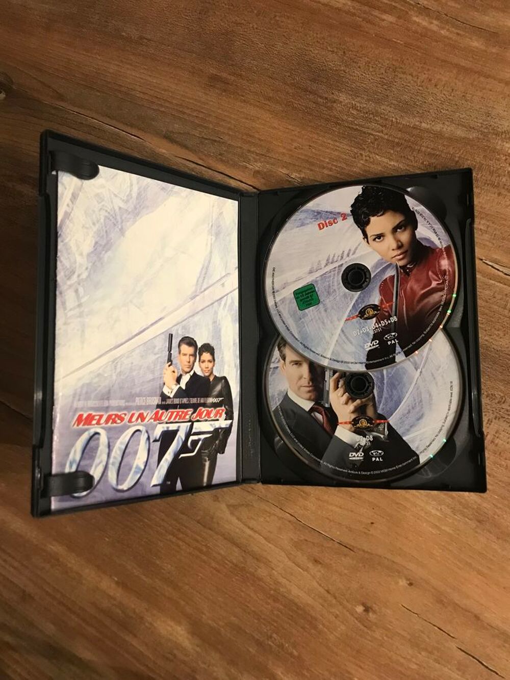 Coffret 2 DVD &acute;&acute; OO7 - Meurs un autre jour &acute;&acute; DVD et blu-ray
