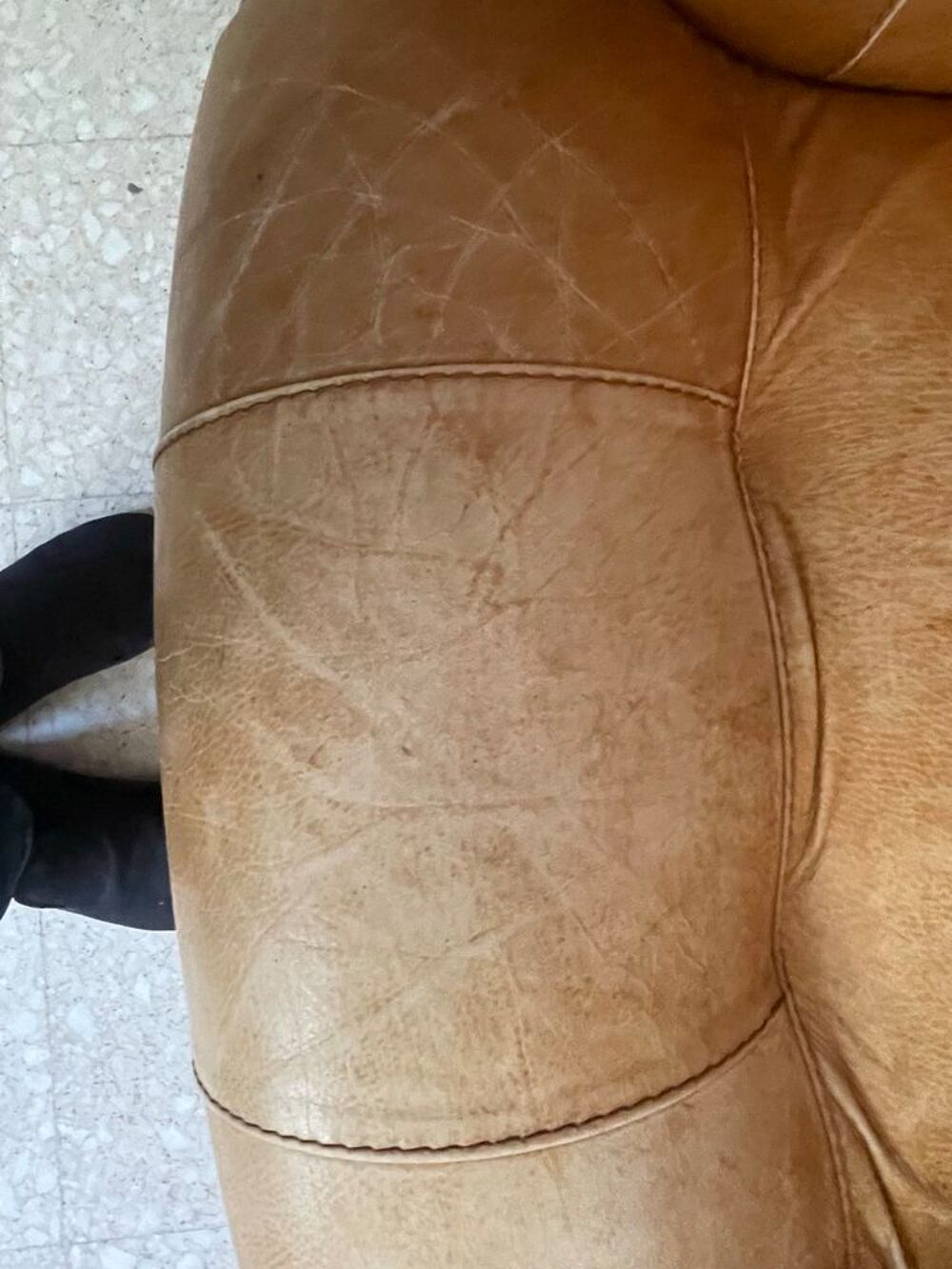 fauteuil de salon en cuir et bois Meubles