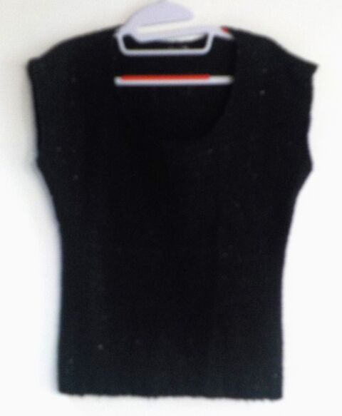 PULL NOIR MIM SANS MANCHES ENCOLURE CARREE TAILLE XS 5 Bubry (56)
