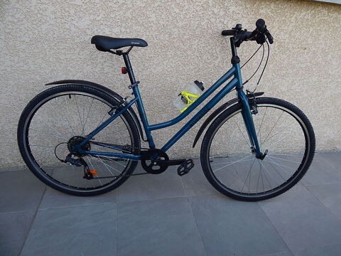Très beau vélo Dacthlon Riverside 120 bleu en TBE, taille S Aubenas (07)