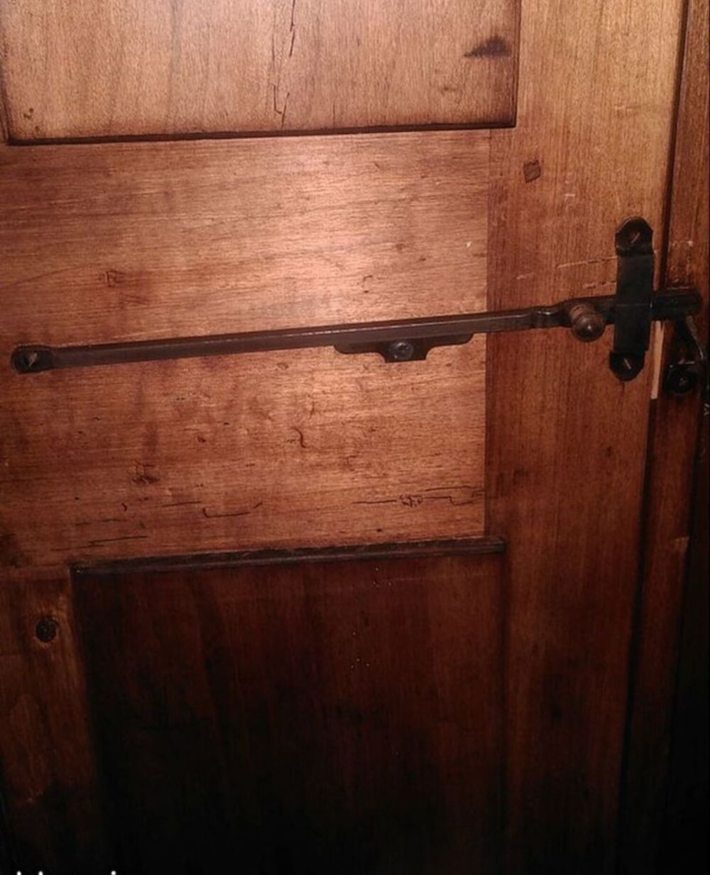 Porte d'int&eacute;rieur Louis XIII 4 panneaux en tilleul Meubles
