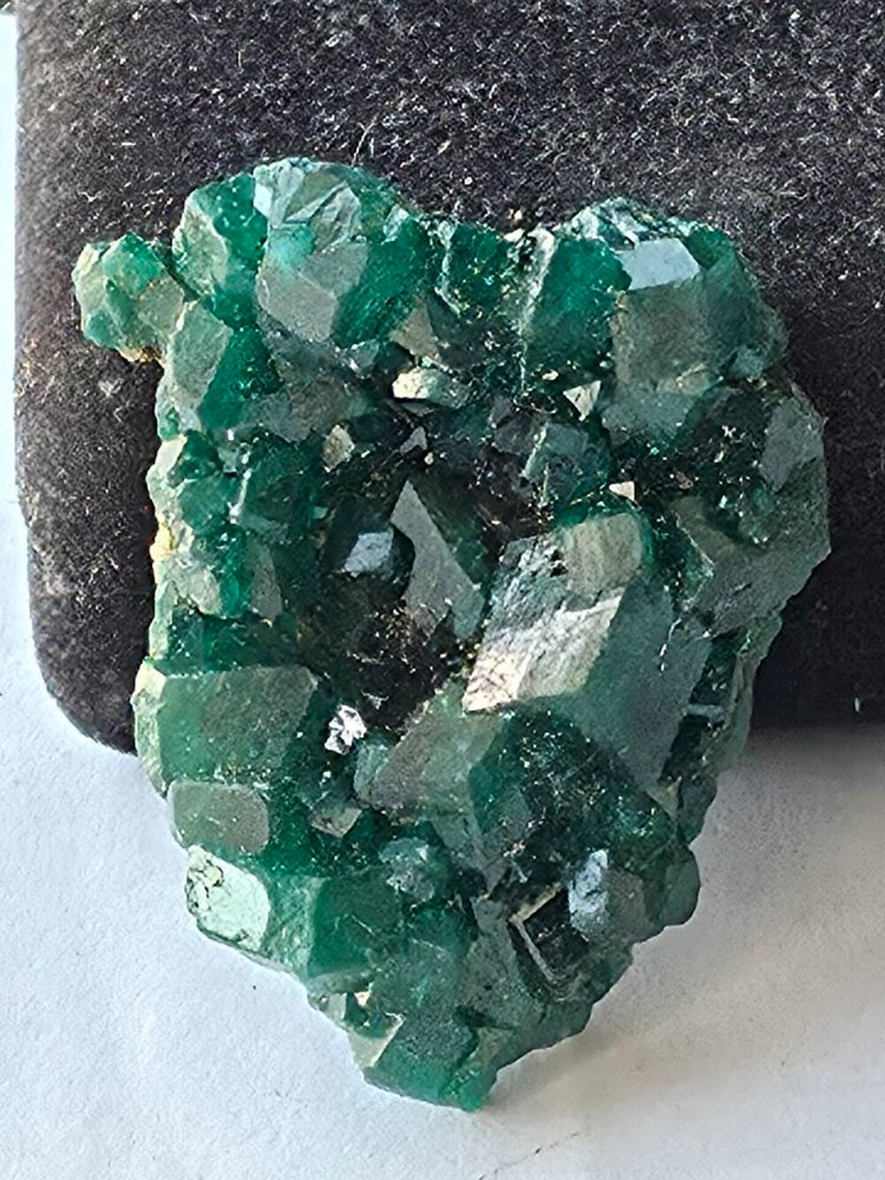 Cristaux de Dioptase Verte sur Matrice (RDC)-17g 