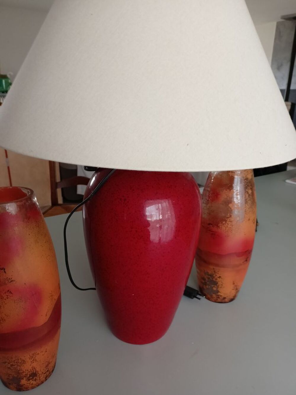 Lampe et deux vases Décoration