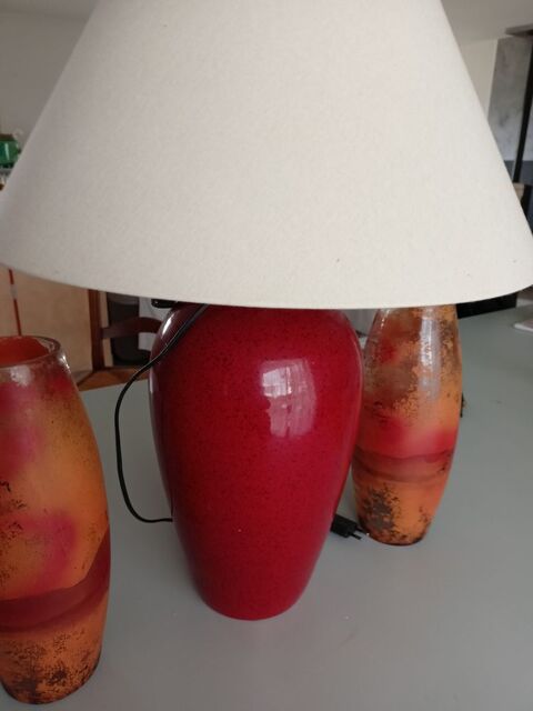 Lampe et deux vases 50 Neuville-de-Poitou (86)