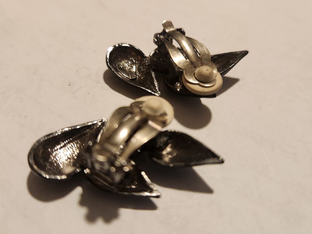 BO Boucles d'Oreilles Clip &eacute;pi NN Noire ANTIGONA Bijoux et montres