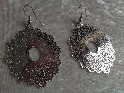 BOUCLES OREILLES ARGENTÉ OVALE DESSINÉ Envoi Possible
2 Trégunc (29)