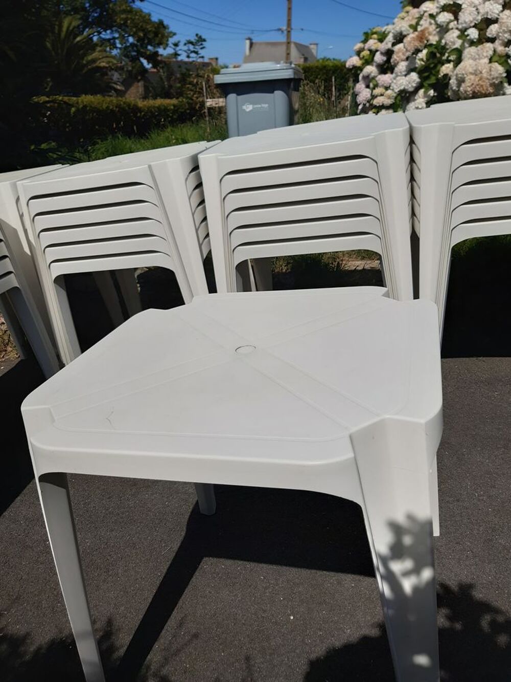 Table de jardin carr&eacute; Jardin