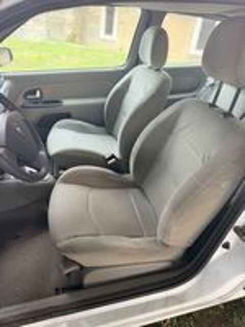 Clio II Clio 1.4 16v Confort Pack Clim Dynamique Proactive A 2004 occasion 77940 Thoury-F&eacute;rottes