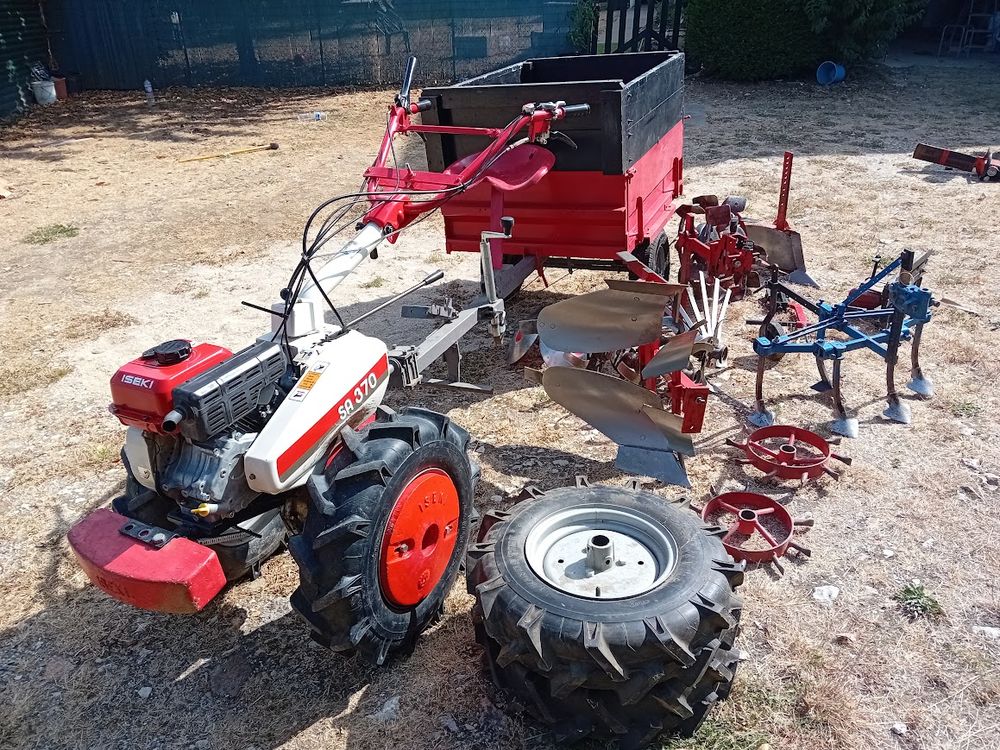 ISEKI SA370 + Remorque + Nombreux accessoires ? Tr&egrave;s bon &eacute;ta Jardin