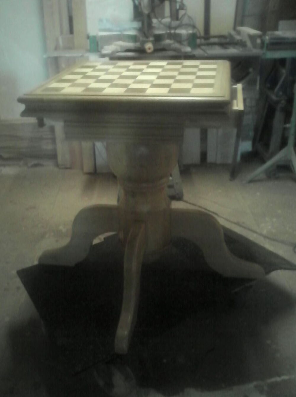 TABLE RONDE avec jeu echecs Meubles