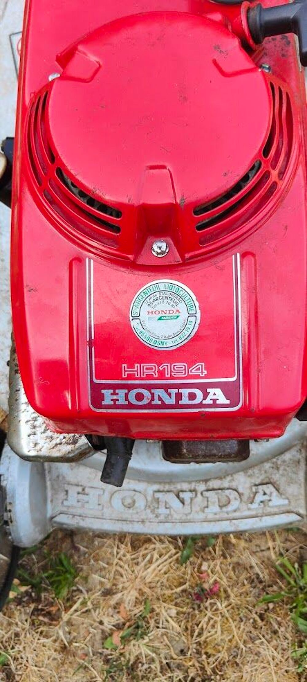 Tondeuse &agrave; gazon thermique tract&eacute;e - Honda Jardin