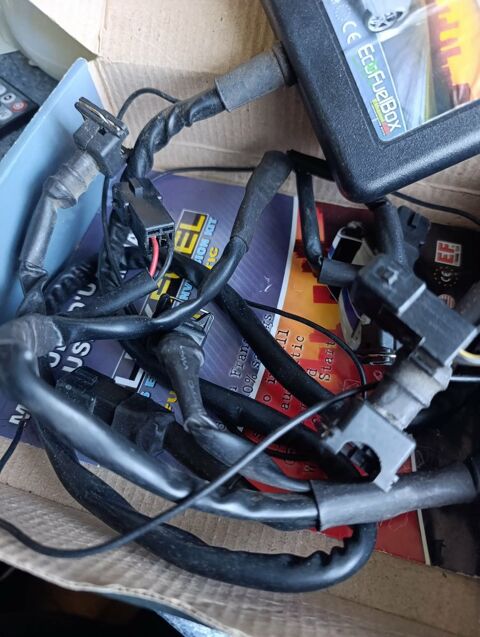 Pi&egrave;ces et &eacute;quipements Voiture Pi&egrave;ces et &eacute;quipements Voiture  occasion Montbrehain 02110