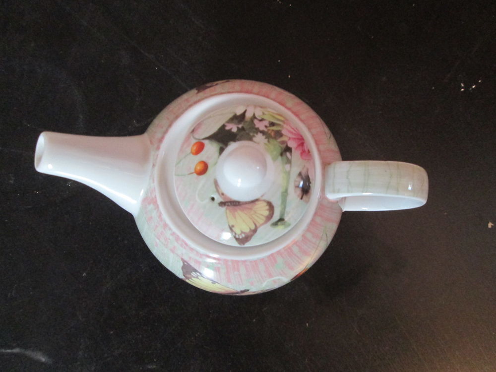Th&eacute;i&egrave;re neuve en fa&iuml;ence blanche papillons et cerises Cuisine