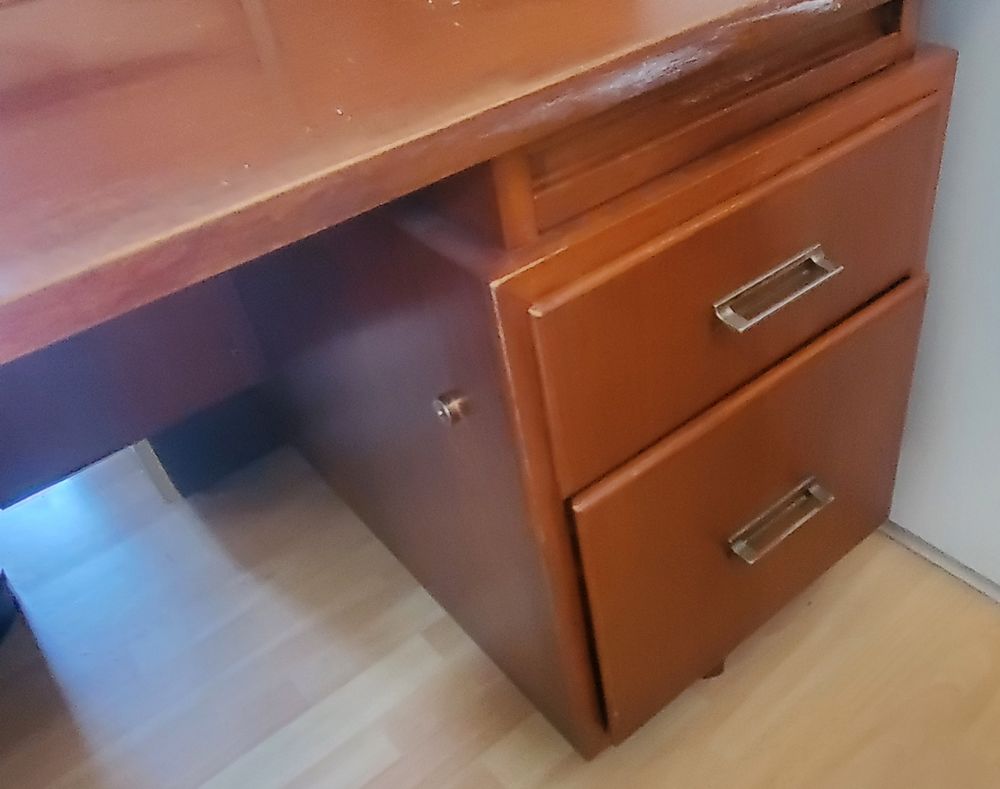 Bureau bois massif marque Burwood Meubles