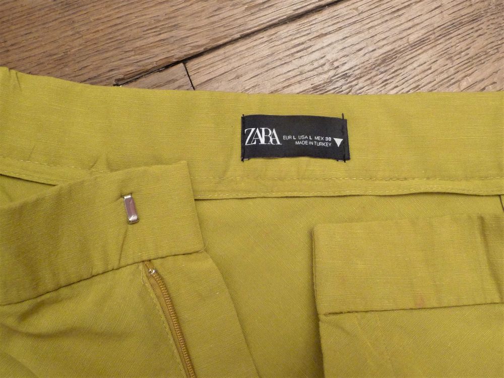 Jupe Courte Evas&eacute;e Vert Clair- Taille L- Zara Vêtements
