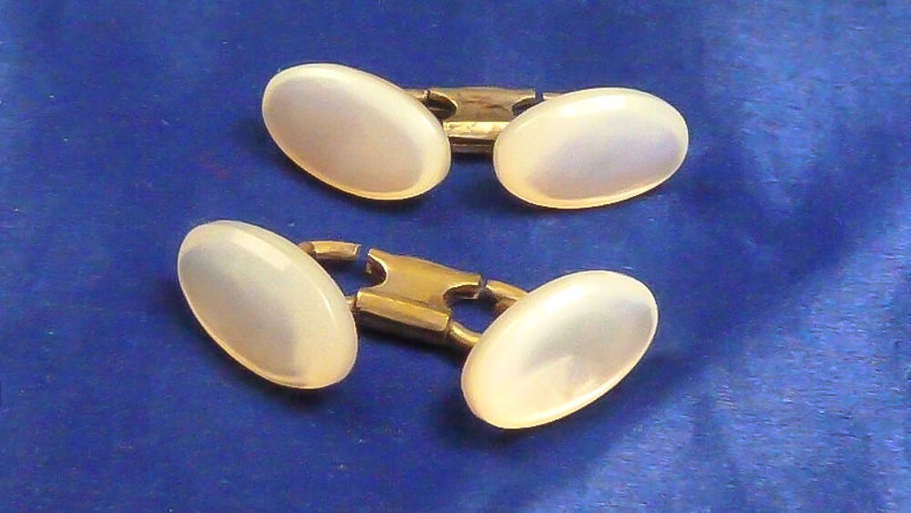 Boutons de manchettes en nacre des ann&eacute;es 1930/40 Bijoux et montres