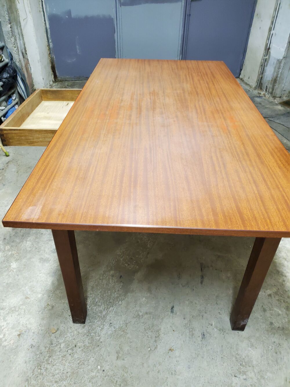 grande table bois rectangulaire faite par un artisanT.B.E. Meubles