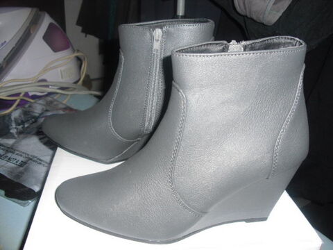 BOOTS compensées aspect cuir grise NEUVE pointure 36 14 Lyon 5 (69)