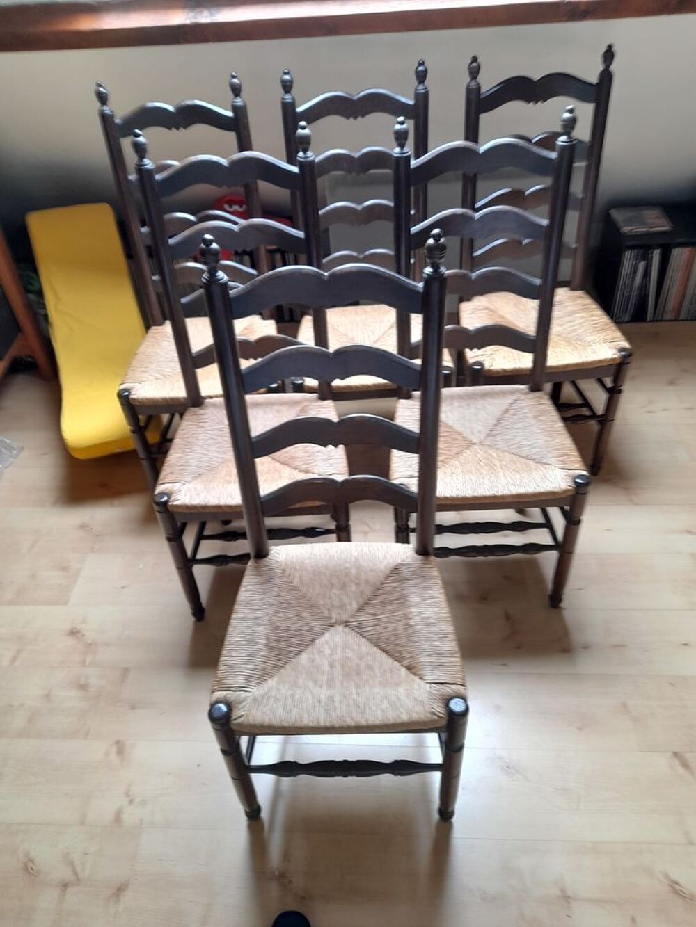 6 chaises paill&eacute;es salle &agrave; manger Meubles