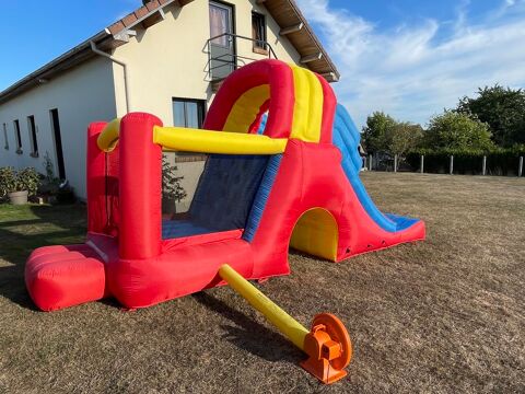 Ch�teau gonflable Happy Hop avec double piste de toboggan 35 Notre-Dame-de-Gravenchon (76)