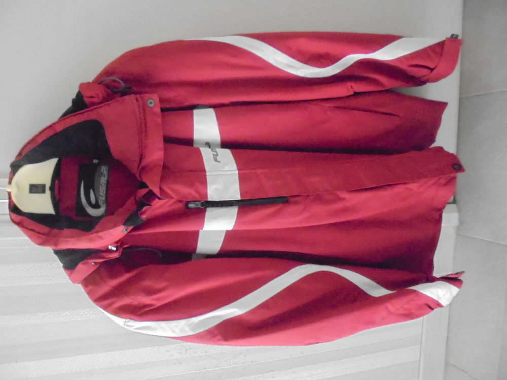 ANORAK TAILLE 48 SERVI UNE FOIS Vêtements