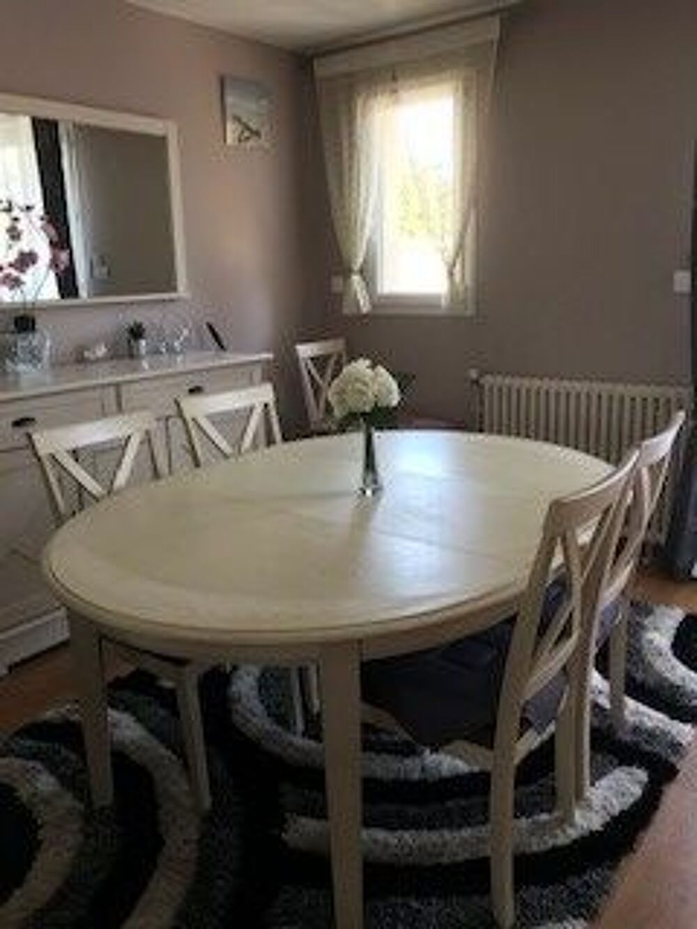 Table ronde en bois blanc,+ 4 chaises style moderne Meubles