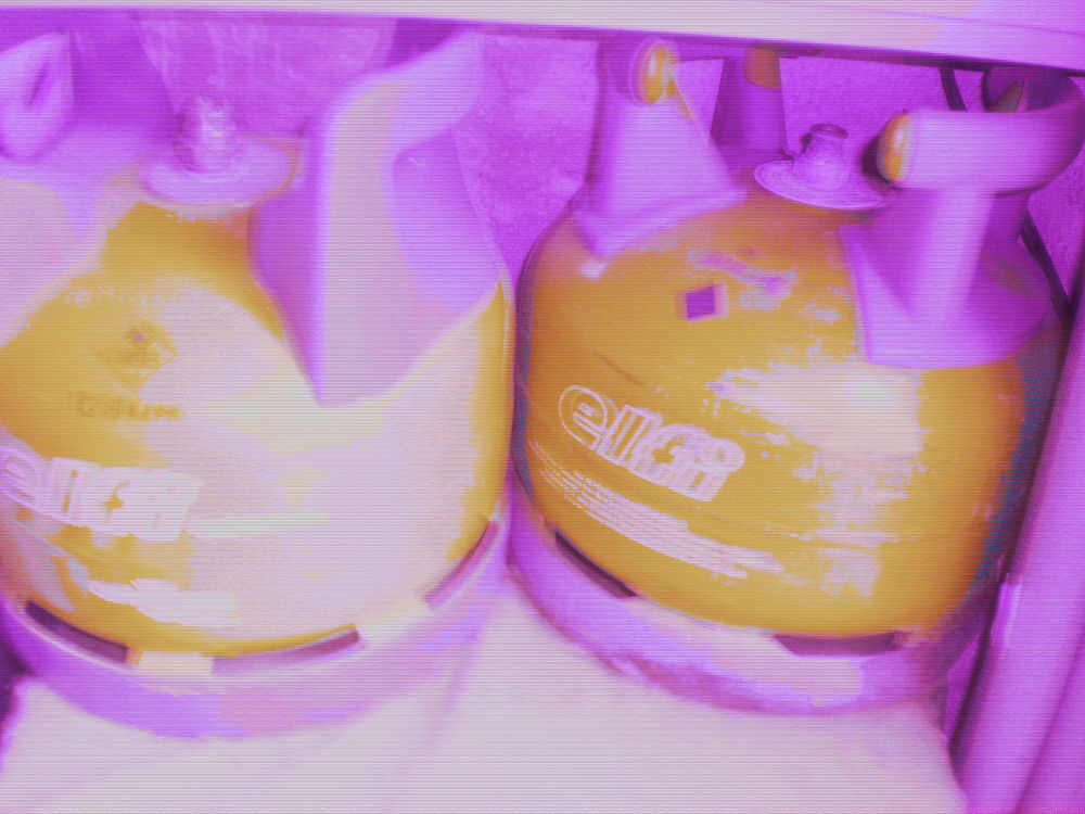  bouteilles de gaz de marque elfi Electroménager
