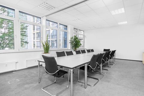 Accès tout inclus à des espaces de bureau professionnels pour 4 personnes à Serris, Fantasia 1069 77700 Serris