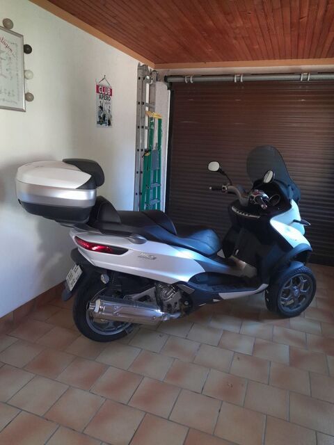 Moto PIAGGIO 2016 occasion Villefranche-d'Allier 03430