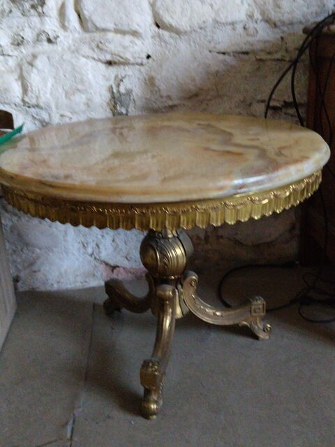 Table ronde marbre et pied en métal 110 Douvaine (74)