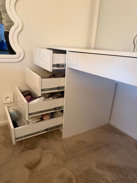 Coiffeuse avec miroir 420 Saint-�loy-les-Mines (63)