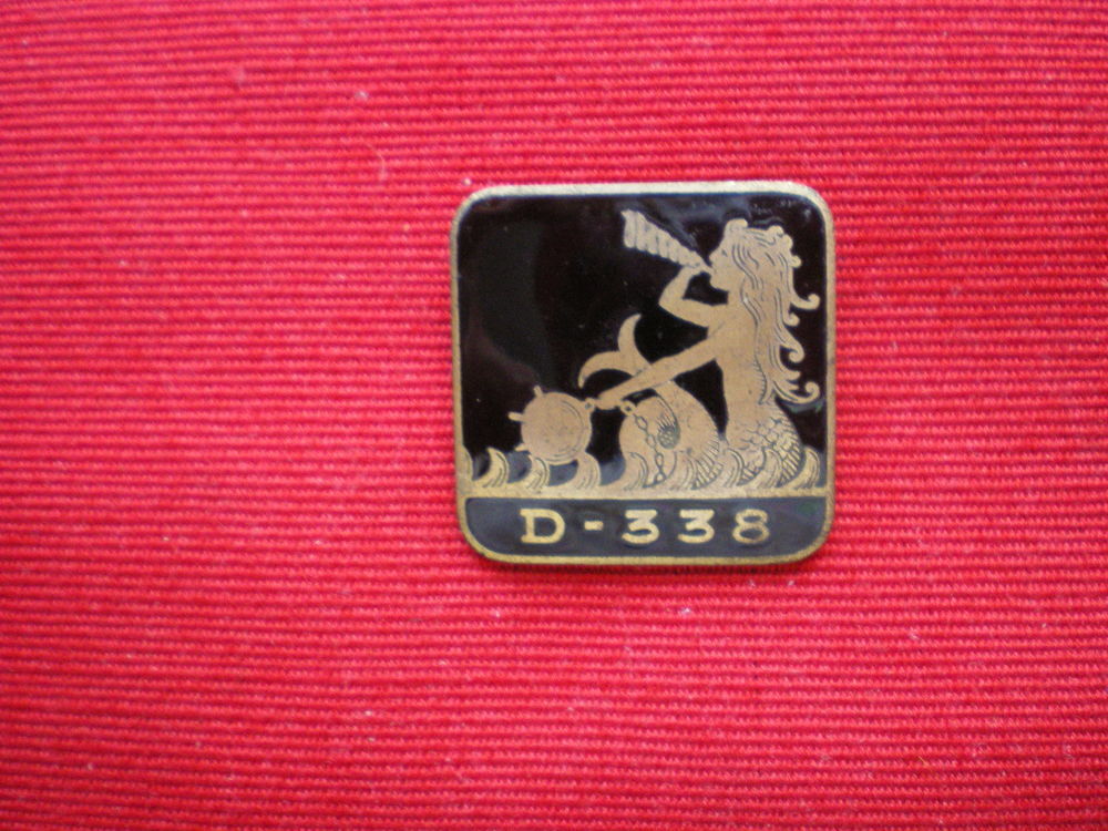 Insigne de Marine - Dragueur Myosotis D. 338. 