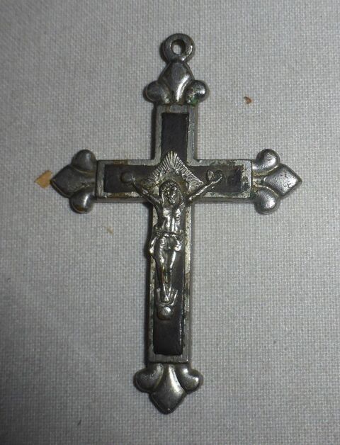 crucifix metal 30 Soissons (02)