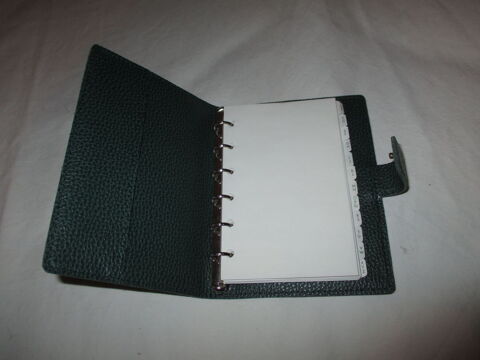 Agenda alphab�tique complet en cuir
0 M�rignies (59)