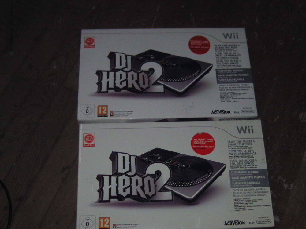 platine pour console wii " dj hero 2" Consoles et jeux vidéos