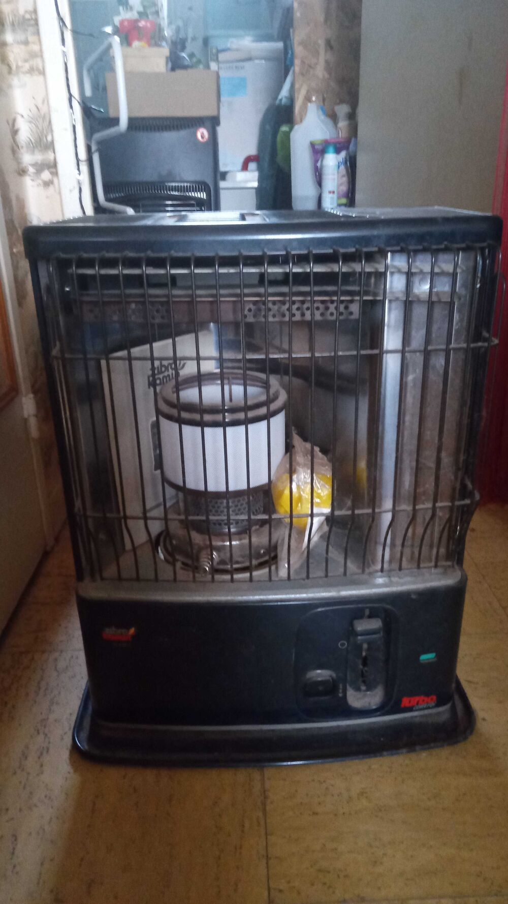 &agrave; vendre po&ecirc;le &agrave; p&eacute;trole marque zibro karmin Electroménager