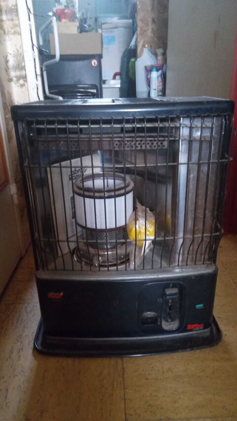 �  vendre po�le �  p�trole marque zibro karmin 130 Levroux (36)