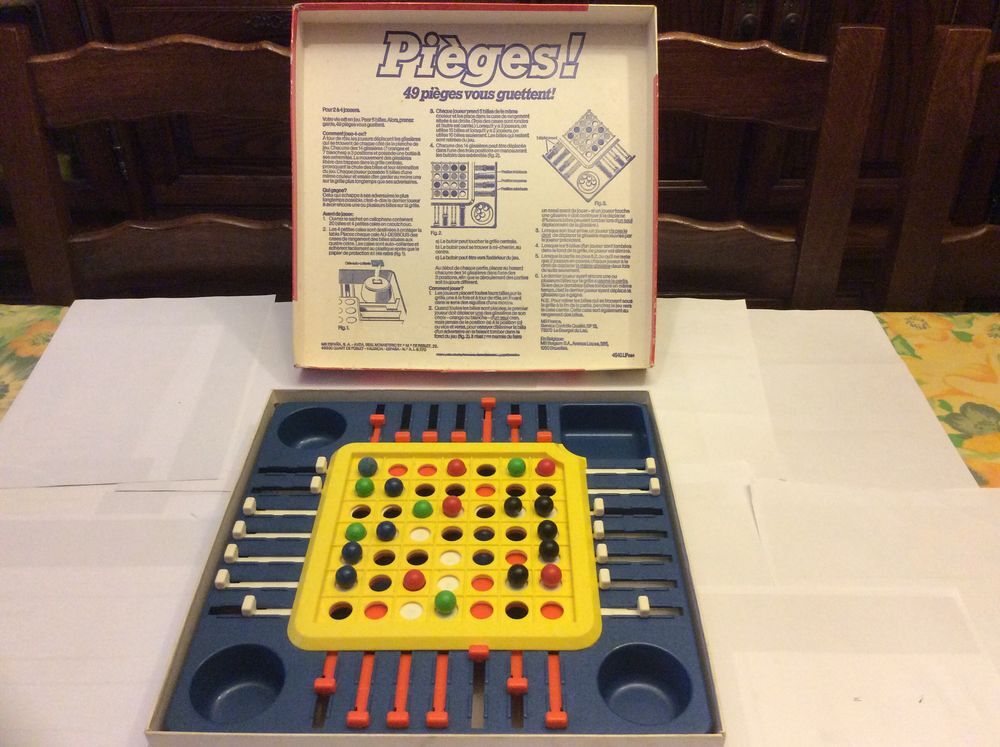 Jeu Pi&egrave;ges MB Annee 1984 