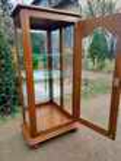 Vitrine en ch&ecirc;ne Meubles