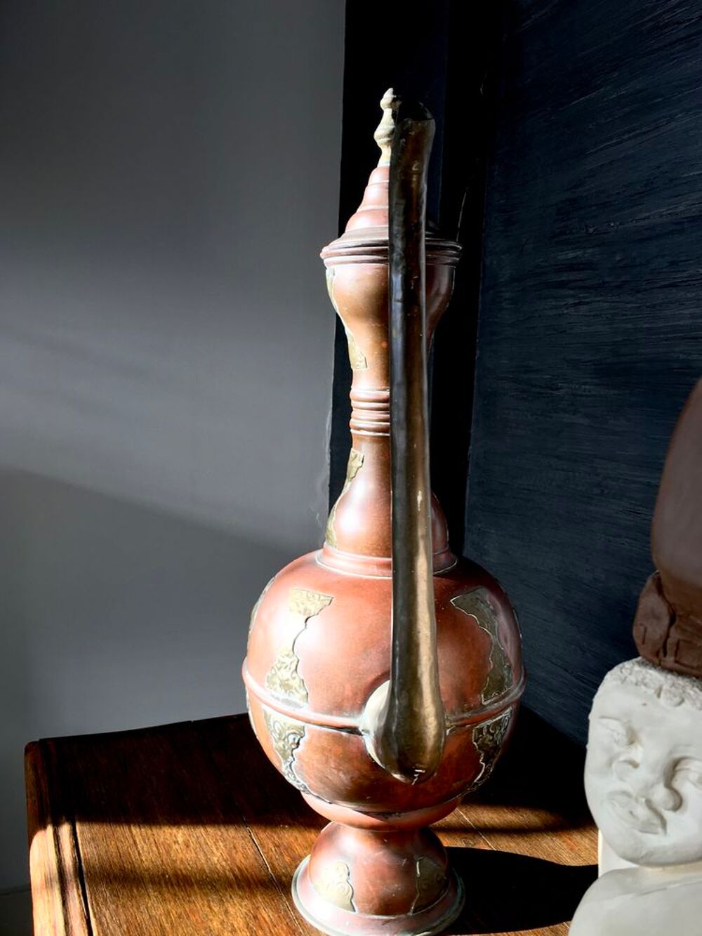 Aigui&egrave;re orientale ancienne cuivre et laiton , hauteur:56cm Décoration