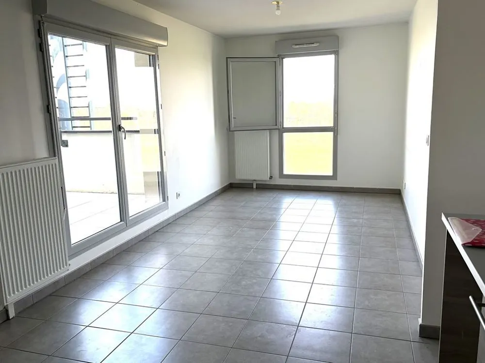 Vente Appartement appartement T2 43 m2 garage 17m2 L'isle-d'abeau
