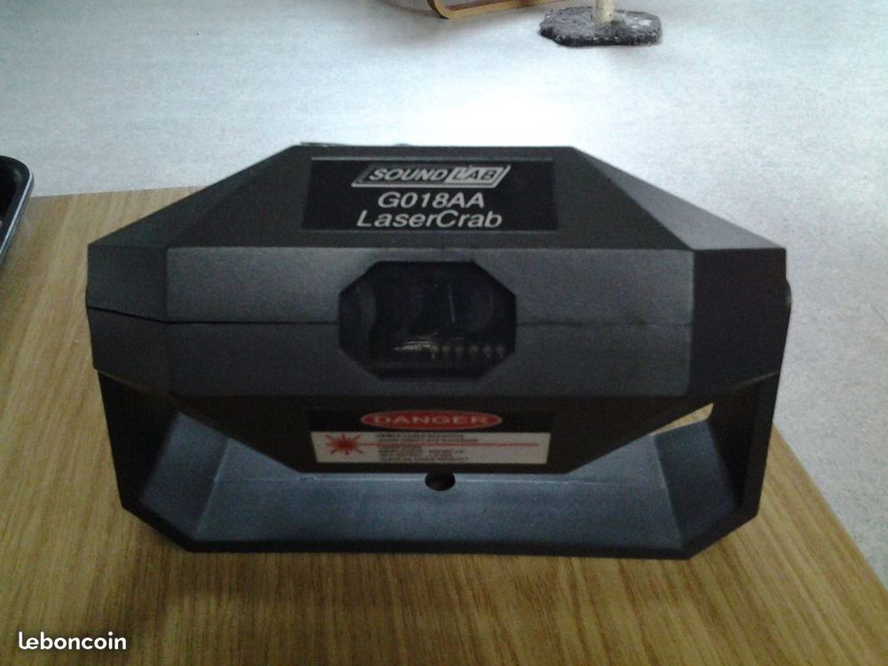 Jeu lumi&egrave;res LASER SOUNDLAB vintage. Matériel informatique